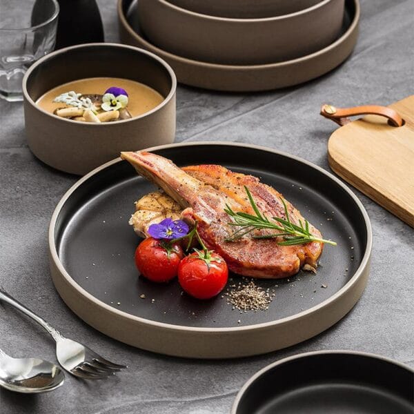 Vintage European Ceramic Round Plate Wholesale - Image 4