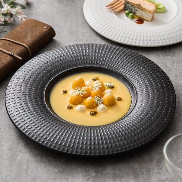 Round White Porcelain Salad Bowls Wholesale - Image 2