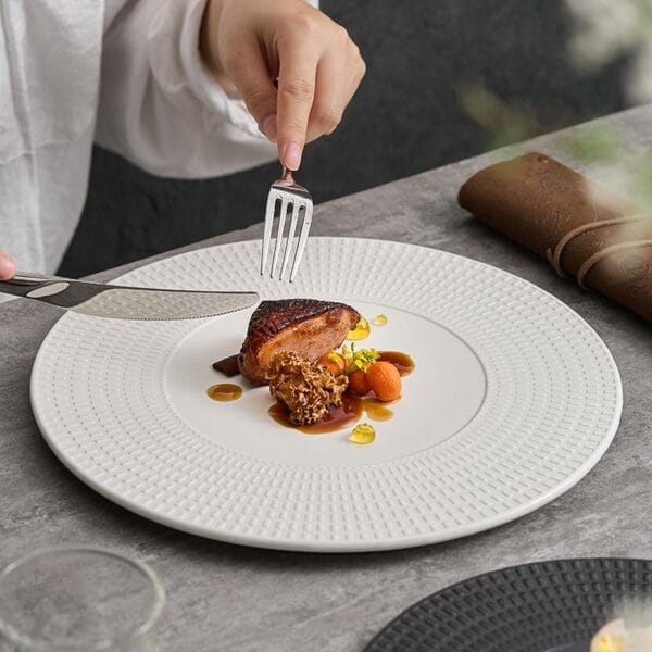 Custom Porcelain White Oval Plate Wholesale - Image 2