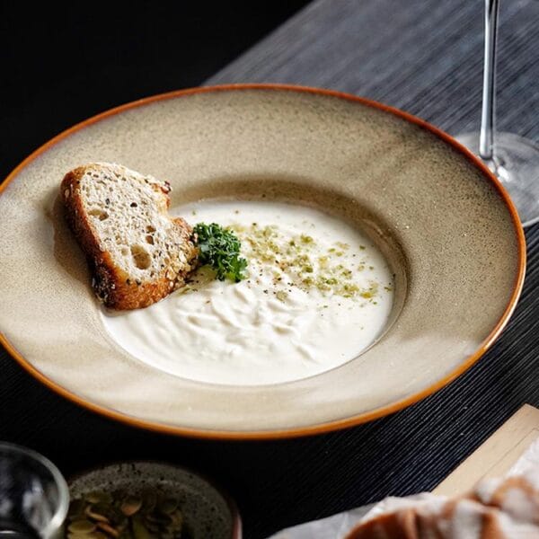 Half White Pattern Porcelain Plate Wholesale