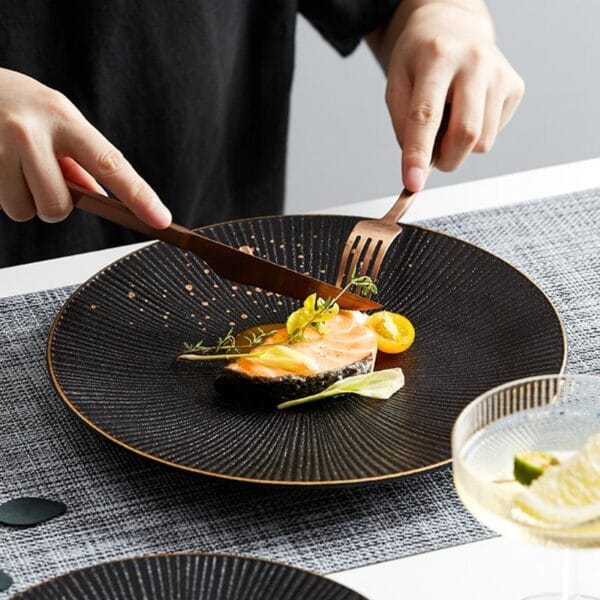 Matte Black Porcelain Gold Rim Plate Wholesale - Image 4