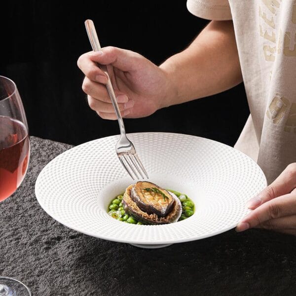 Luxurious White Ceramic Dining Plate Wholesale - Image 2