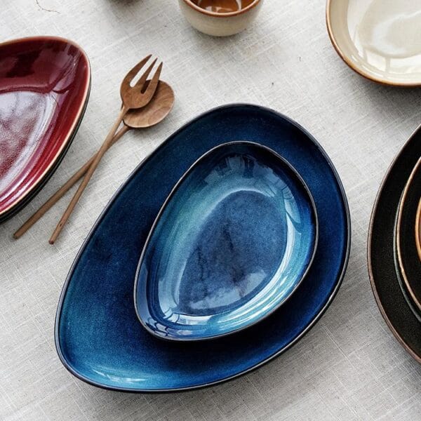 Irregular Ceramic Triangle Dinner Plate Wholesale - Image 4