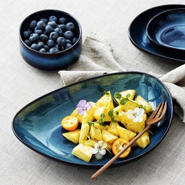 Irregular Ceramic Triangle Dinner Plate Wholesale - Image 3