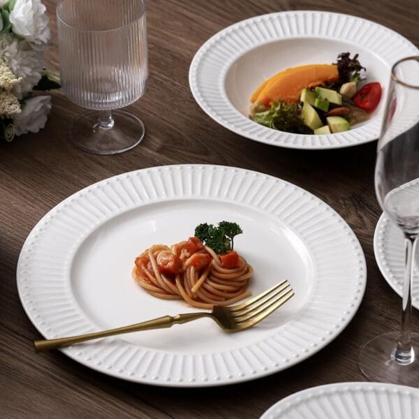 Gold Rim Bone China Dinnerware Set Wholesale - Image 4