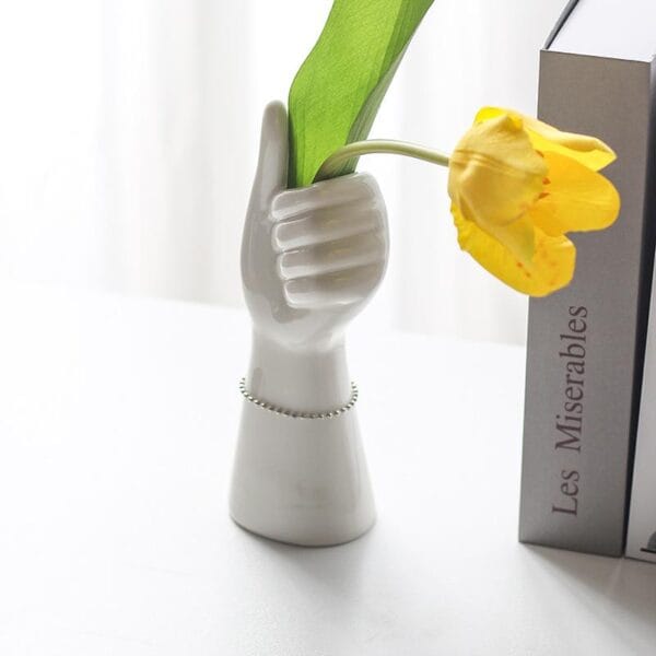 Nordic Human Ceramic Vase Wholesale - Image 3